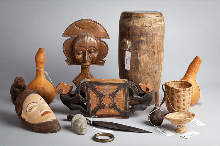 En samling föremål från Kongo