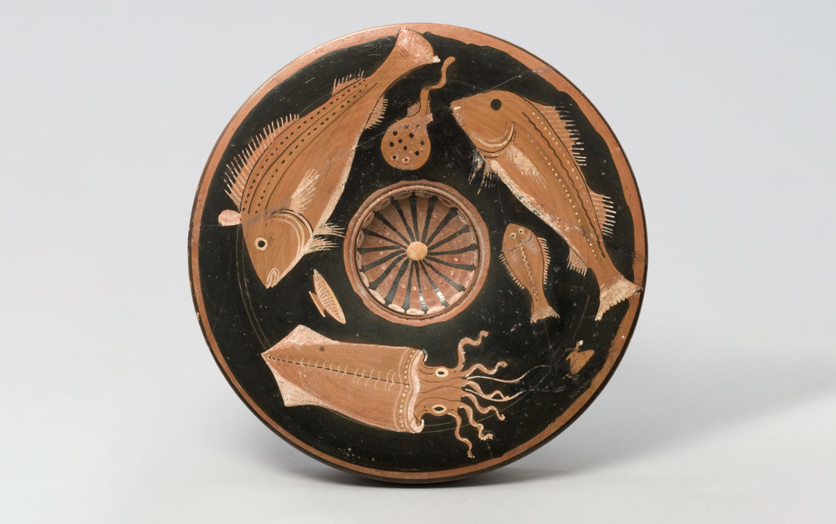Grekisk rödfigurig fisktallrik