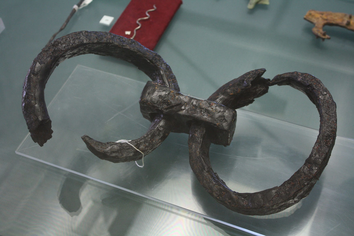 greek-slave-handcuffs-7167.jpg